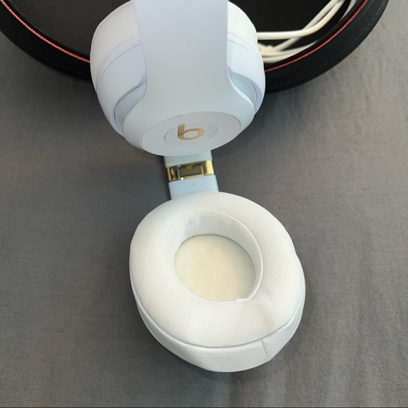 Beats studio3 headphones - Picture 11 of 15